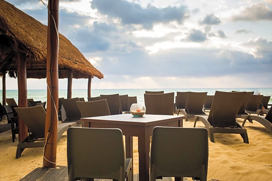 Playa Maya by MIJ - Beachfront Hotel