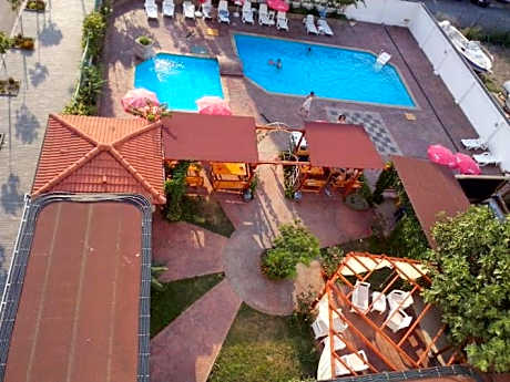 Alba Family Club Hotel