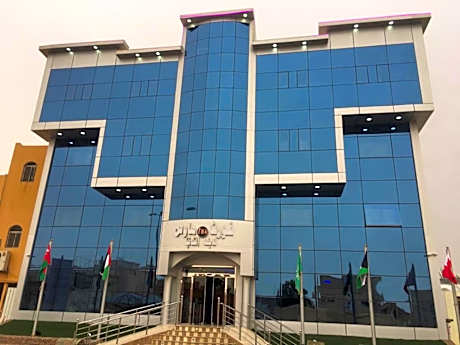 Nourth House ApartHotel