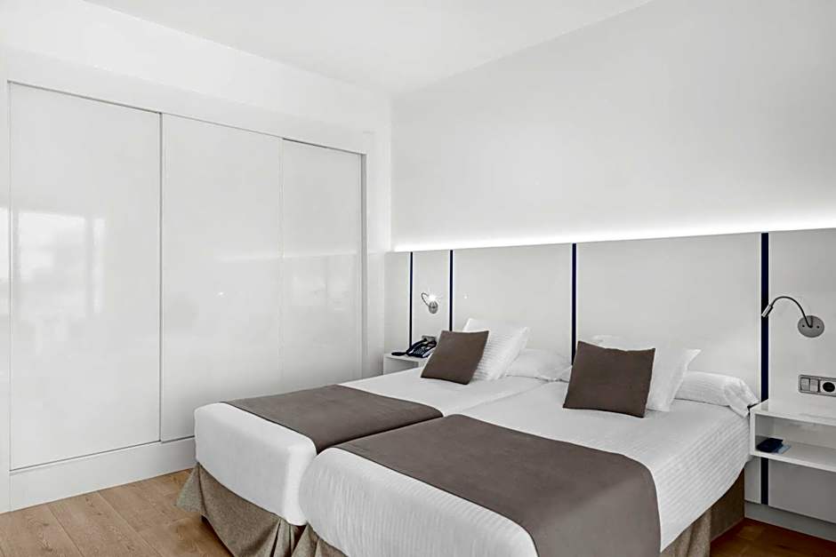 THB El Cid - Adults Only