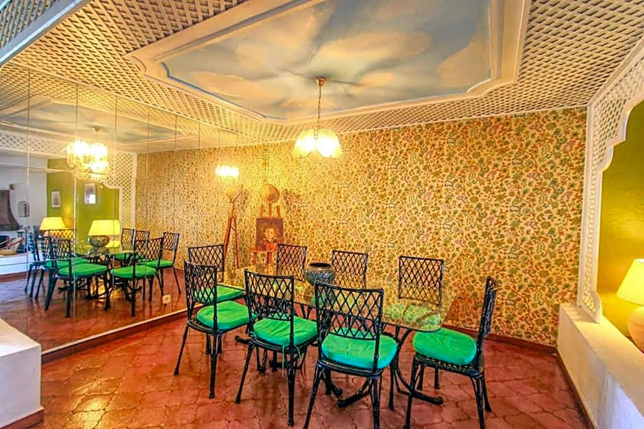 1079 - Frontline Puerto Banus Apartment