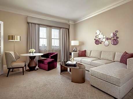 One-Bedroom King Suite