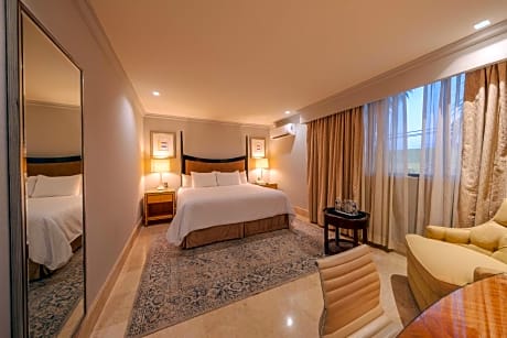 Deluxe King Room