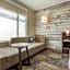 Cambria Hotel Charleston Riverview