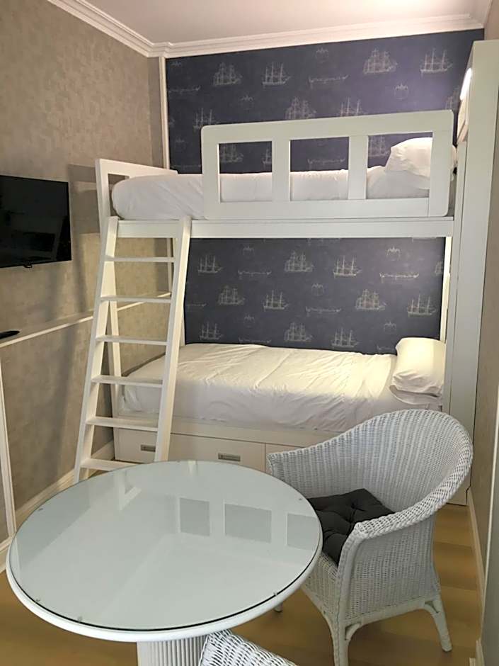 Las Rocas Playa Hotel