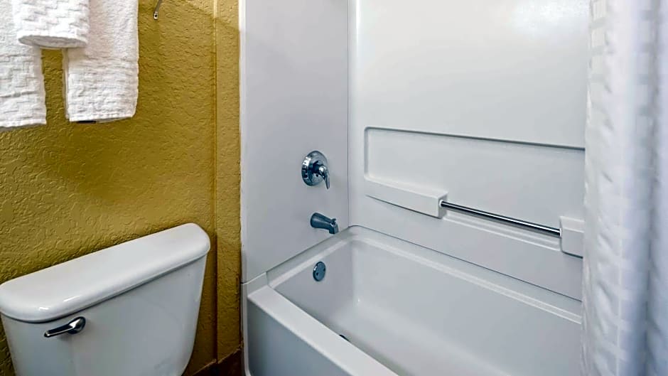Best Western Plus Strawberry Inn & Suites