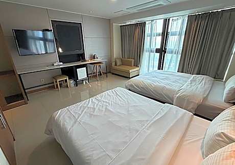 Deluxe Twin Room with Ocean View