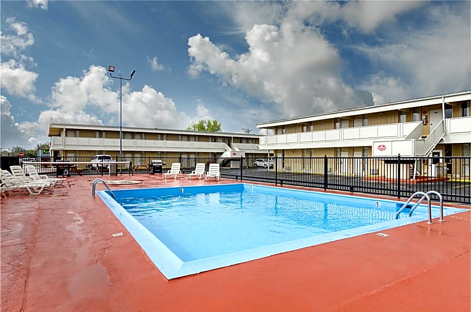 Alamo Inn & Suites