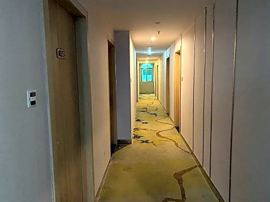Huayi Hotel