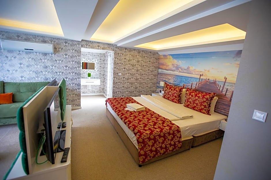 Royal Life Exclusive