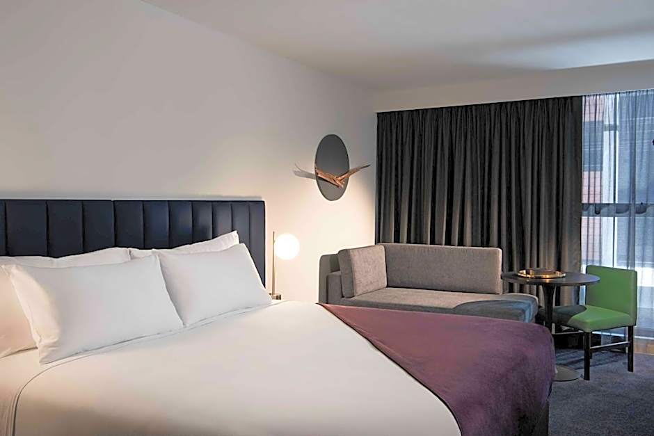 Midnight Hotel, Autograph Collection