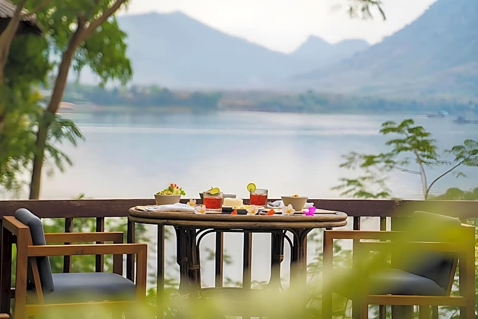 Ock Pop Tok Mekong Villa