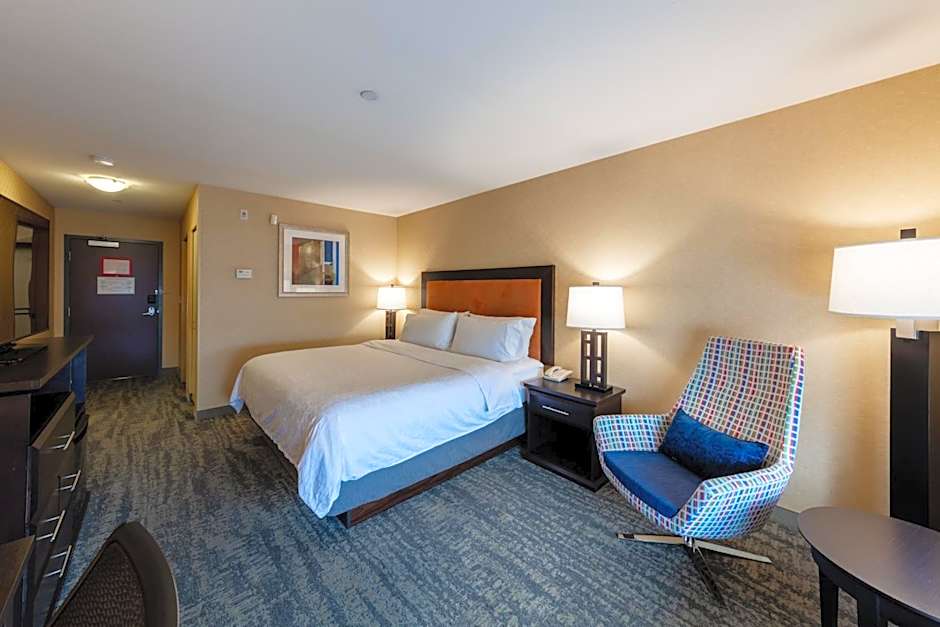 Holiday Inn Express & Suites Riverport Richmond By IHG