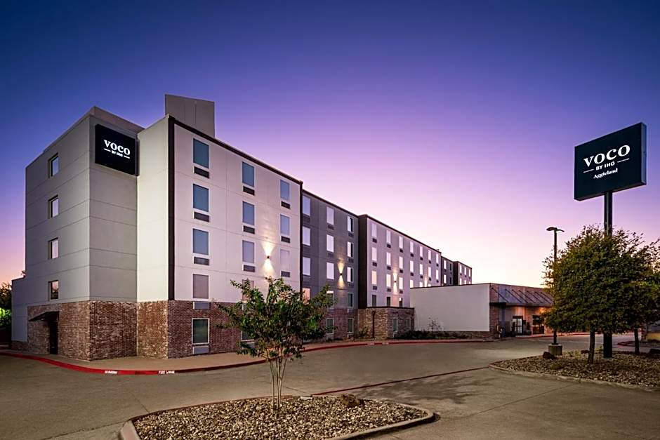 voco College Station Aggieland by IHG