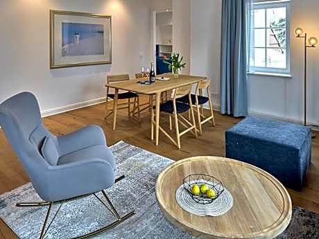 Two-Bedroom Apartment with Terrace and Sea View - Peacock