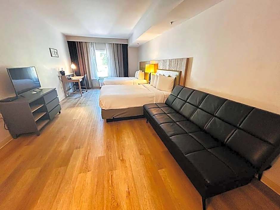 Radiant Inn & Suites