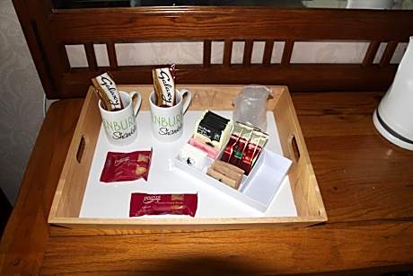 Family Room (2 Adults + 2 Children)