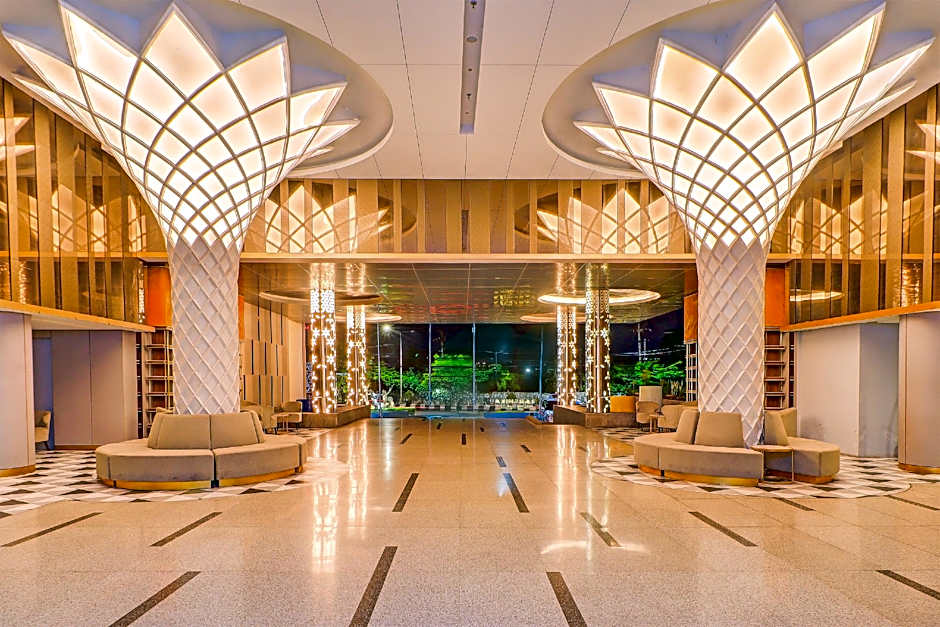 Sunday Hotel Arshika Sunset Road