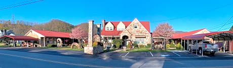 Phillips Historic Motel & Cottages