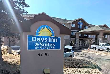 Days Inn & Suites by Wyndham Castle Rock