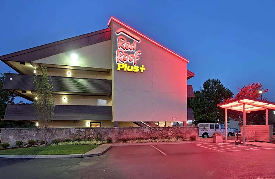 Red Roof Plus Philadelphia Airport