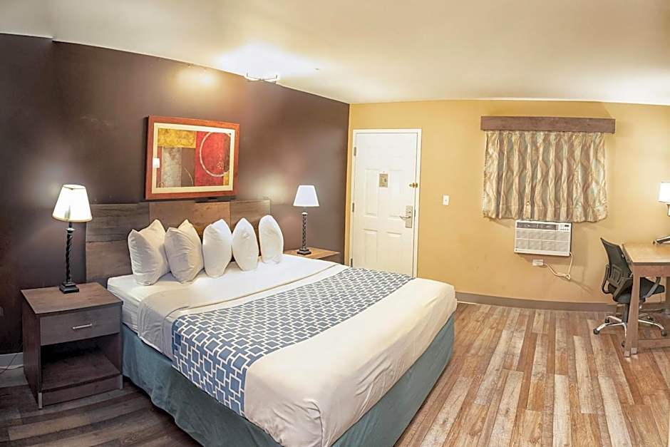 Suburban Studios Charlotte - Ballantyne