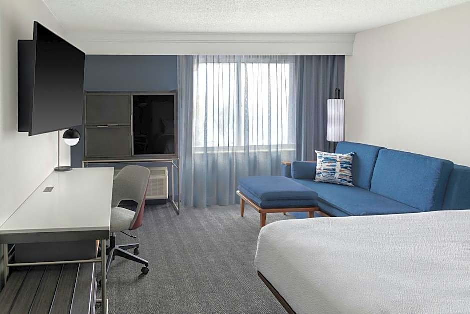 Courtyard by Marriott Cleveland Airport South