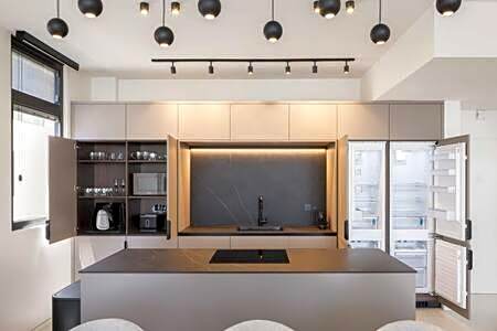 High Living Sea View by Five Stay