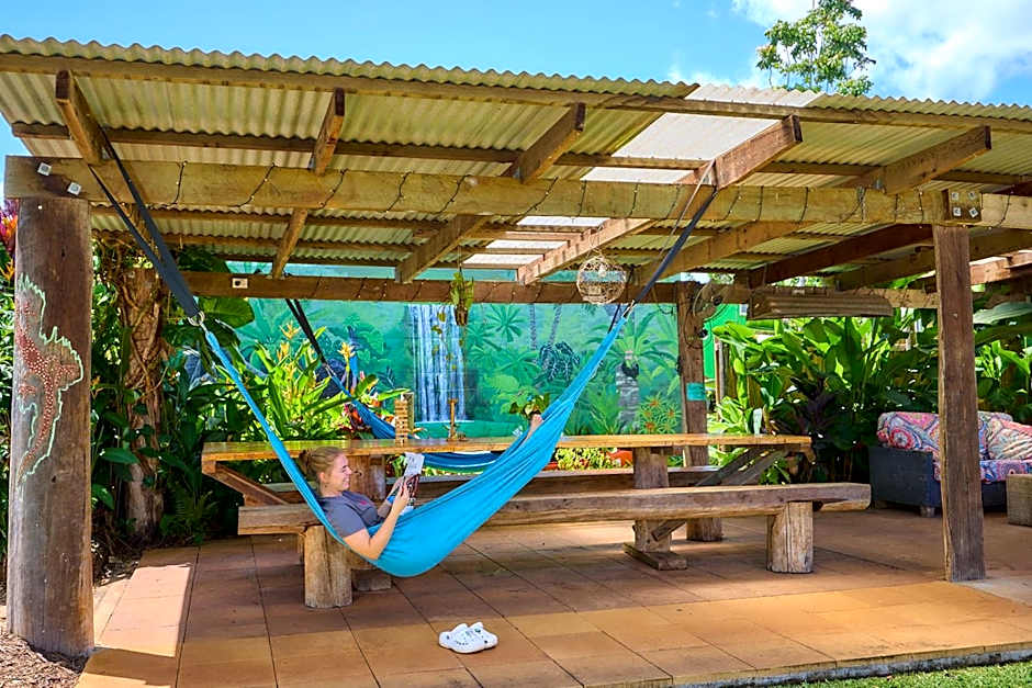 On The Wallaby Eco Lodge