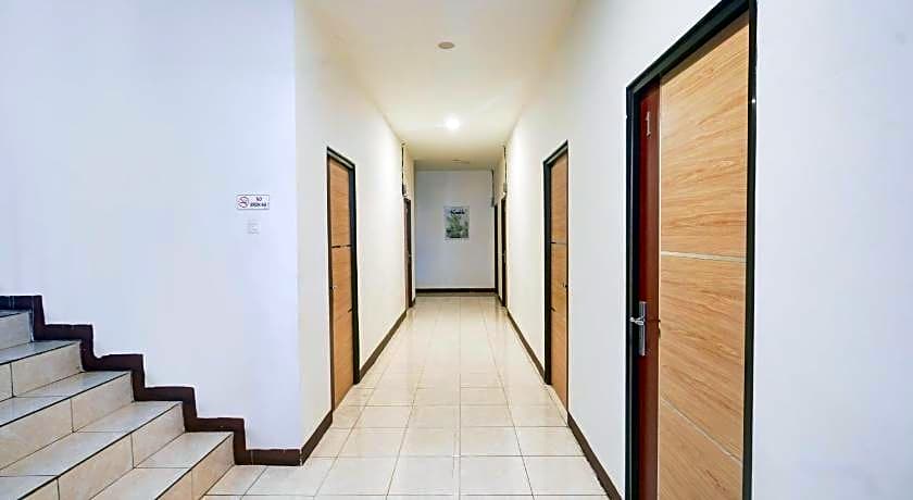 RedDoorz near AP Pettarani 3