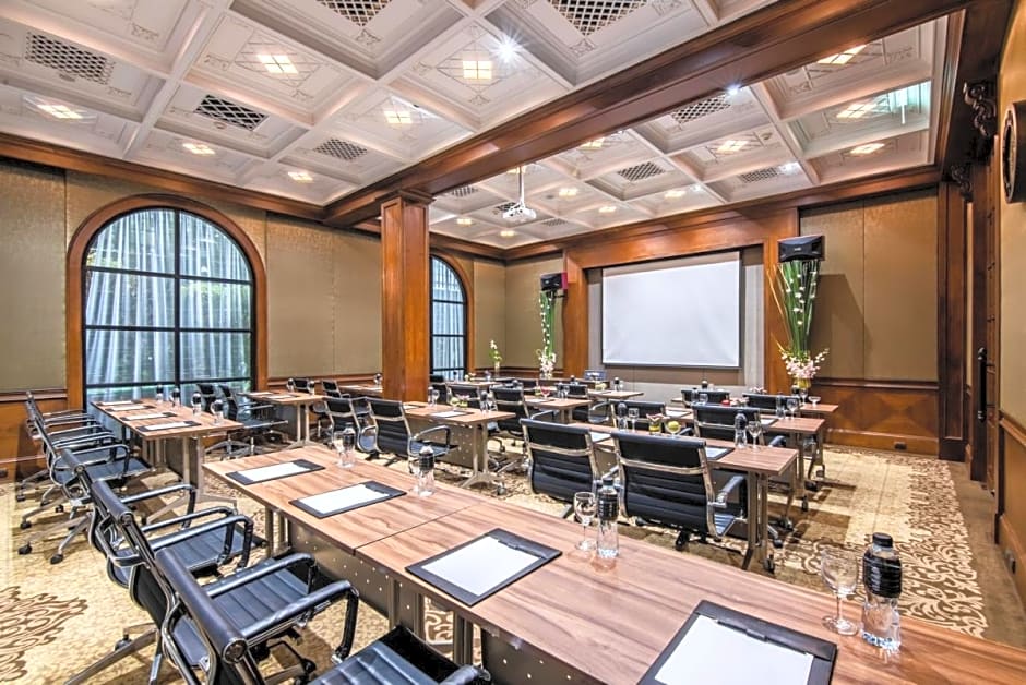 Metropole Bangkok (SHA Plus)