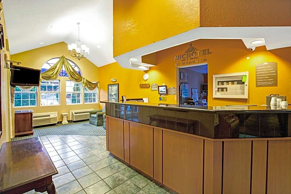 Microtel Inn & Suites By Wyndham Gatlinburg