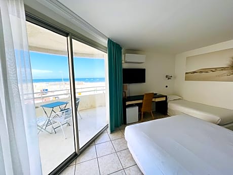 Standard Triple Room with Sea View