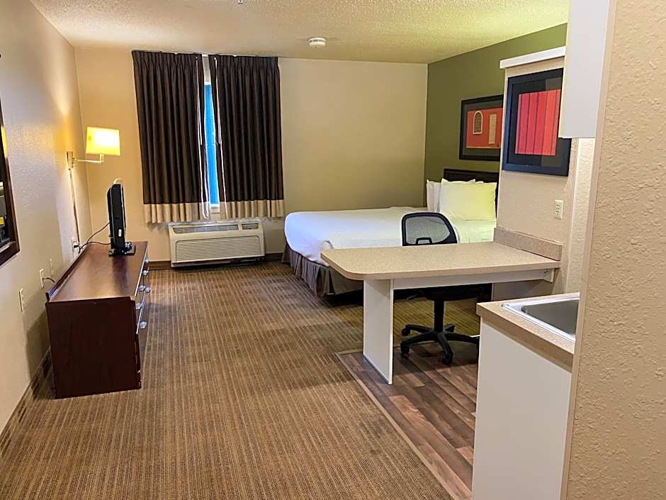 Suburban Studios Auburn Hills - Detroit