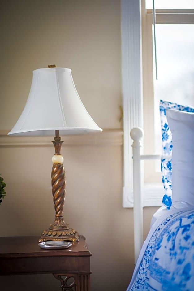 Dashwood Manor Seaside Bed & Breakfast