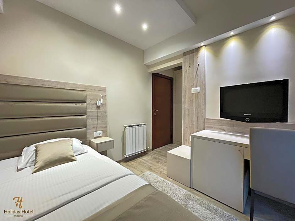 Hotel Holiday
