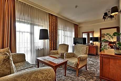 Apartment with Spa Package