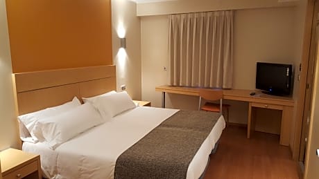 DOUBLE ROOM (2 ADULS)