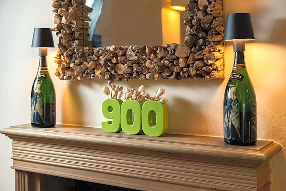 Hotel 900