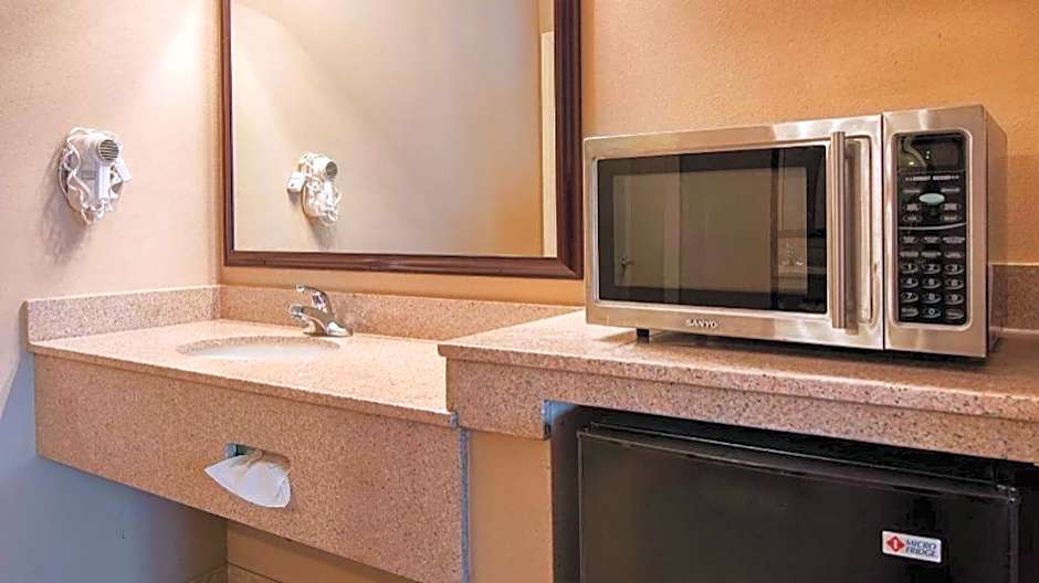 Best Western Forest Inn