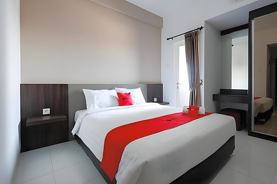 RedDoorz Apartment near Exit Toll Colomadu