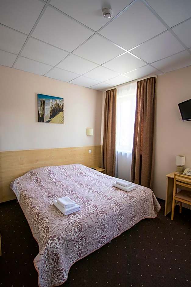 Hotel BEST with FREE PARKING