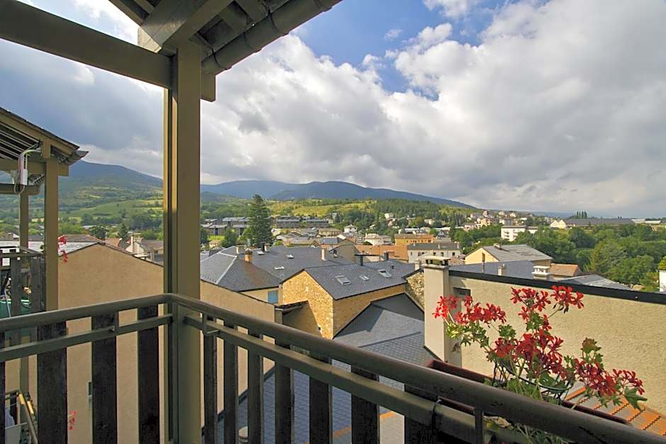 Hotel Restaurant Planes