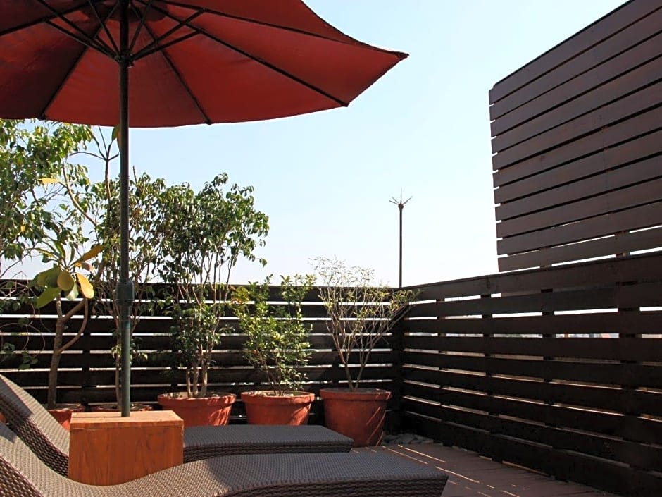 Udman Hotel Panchshila Park