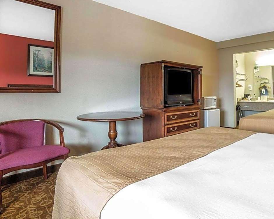 Quality Inn & Suites Minden