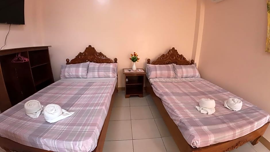 Queenslander Hotel and Restaurant