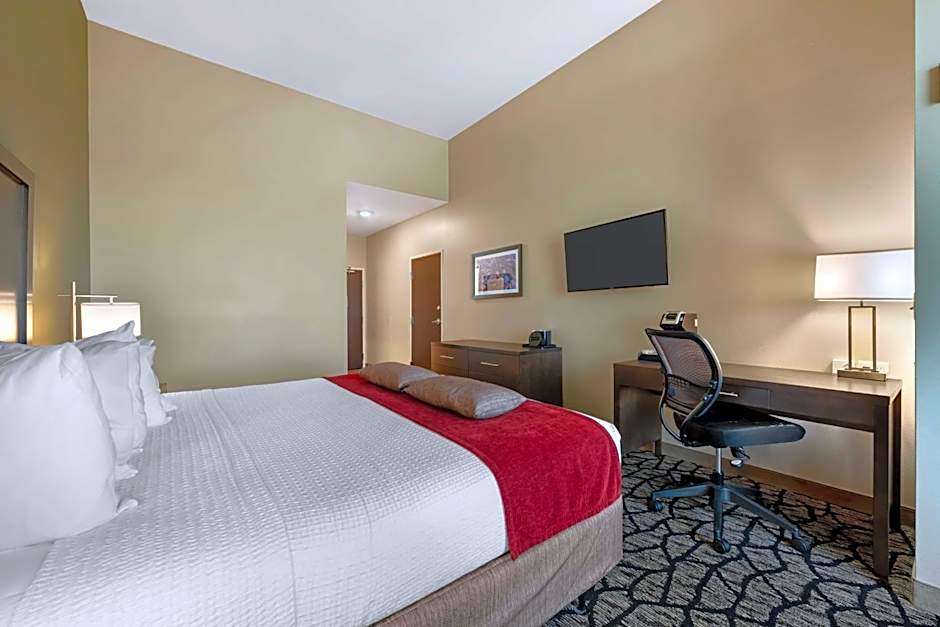 Best Western Plus Lakeview Hotel