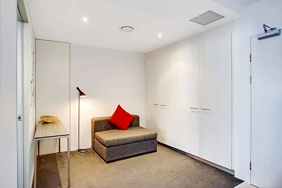 Mantra Circle on Cavill Surfers Paradise