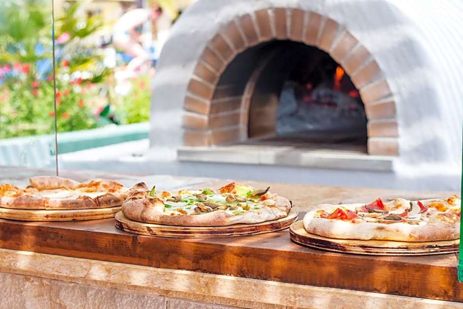 Pegasos Deluxe Beach Hotel