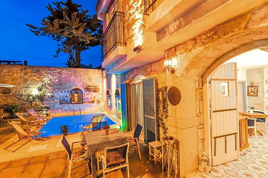 Alacati Asmali Konak Hotel